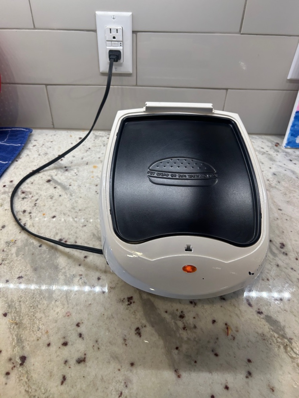 George Foreman grilling machine - hotdog grill/Sandwich Maker - Black & White